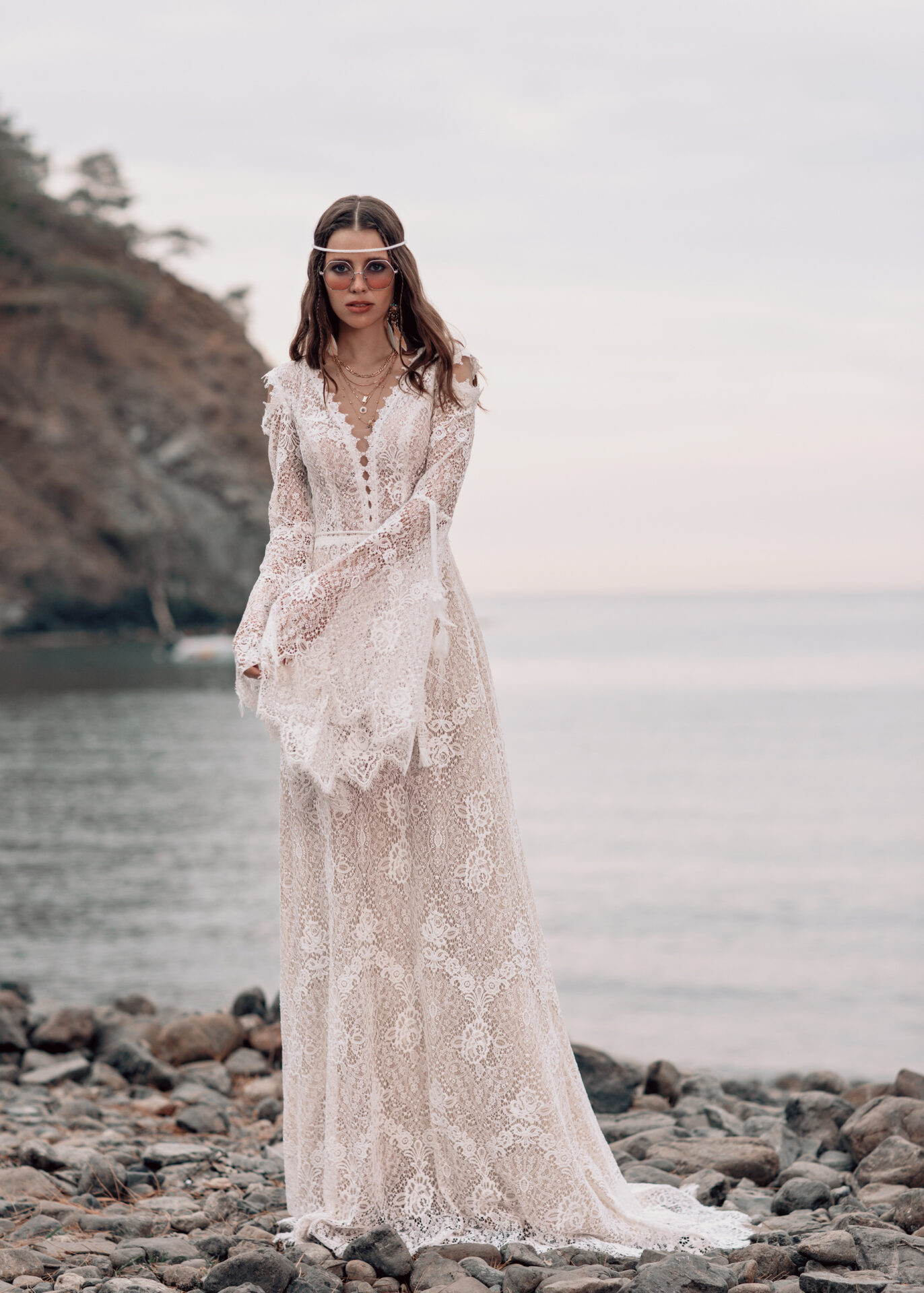 Fabulous moment Wedding Dress: Book an Appointment | Ariamo Boho