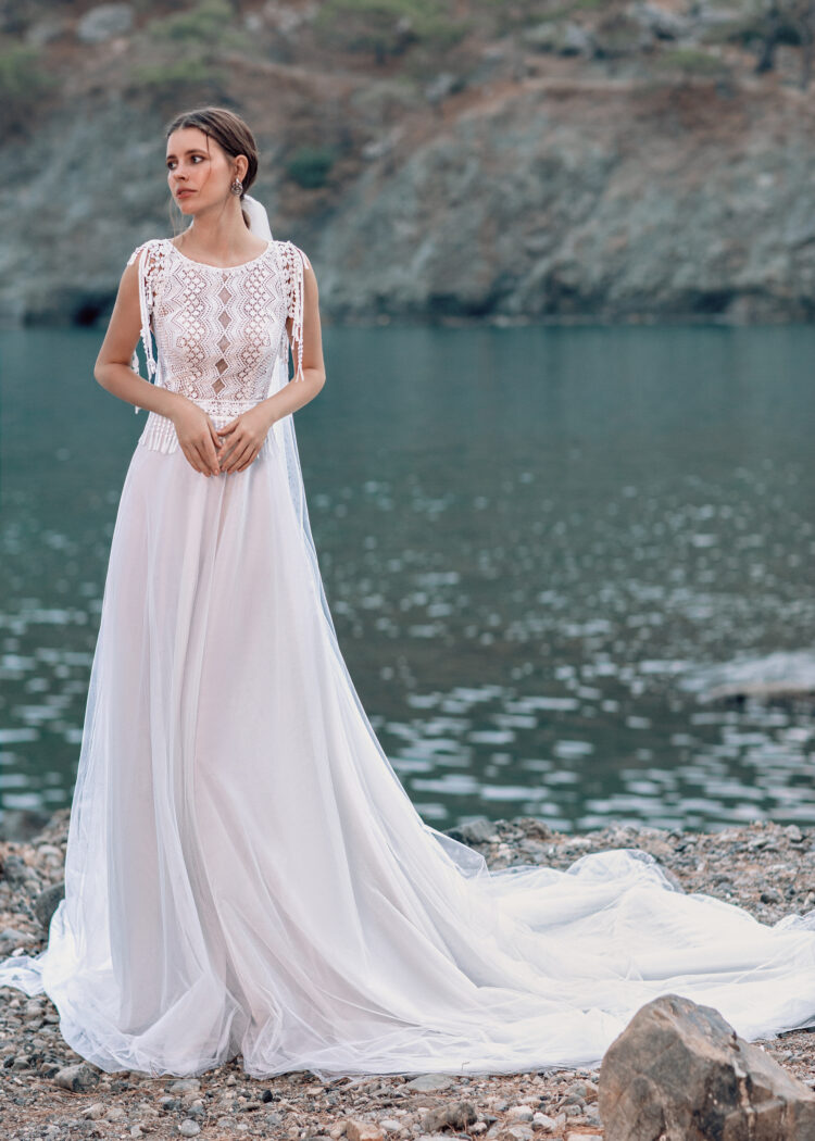 Mysterious Beauty Wedding Dress