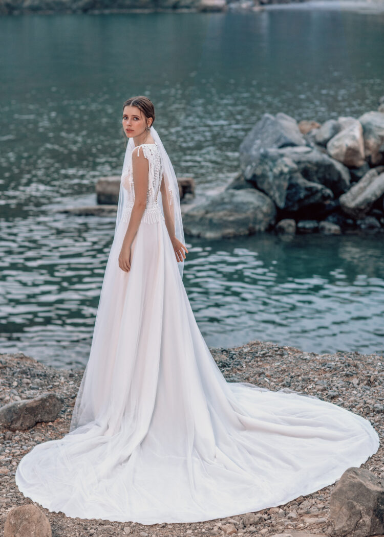 Mysterious Beauty Wedding Dress buy