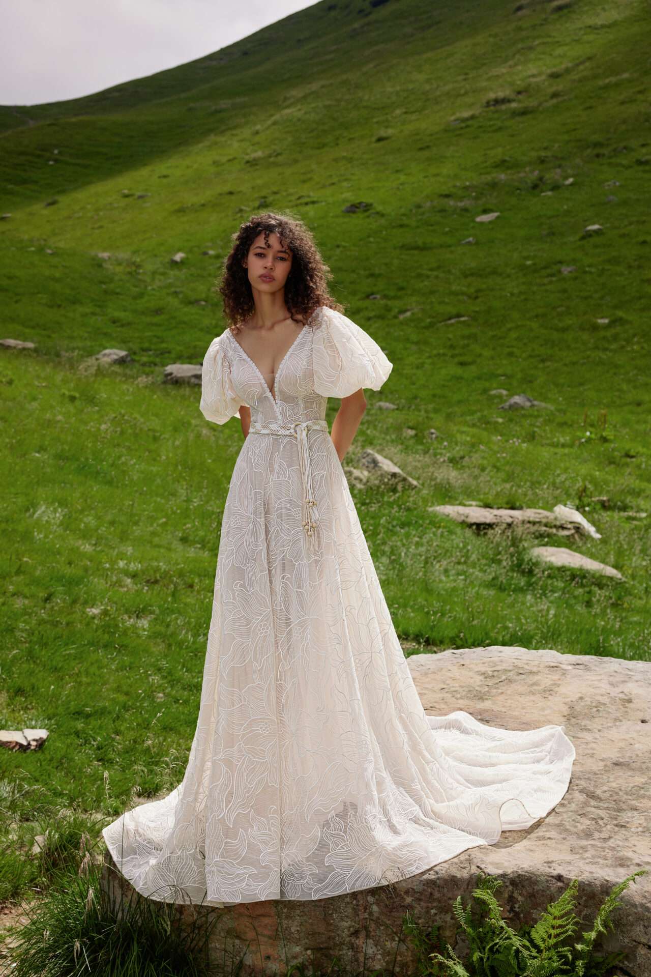 etta-wedding-dress-book-an-appointment-ariamo-boho