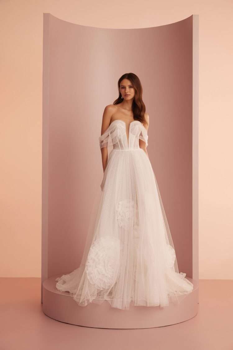 Soft Tulle Wedding Dress L406